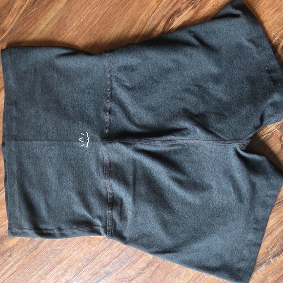 Beyond the Bump All For Run Shorts - Picture 2 of 3